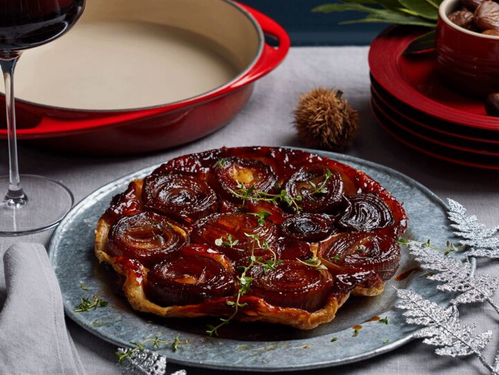 Tarte Tatin met gekaramelliseerde rode ui en kastanjes